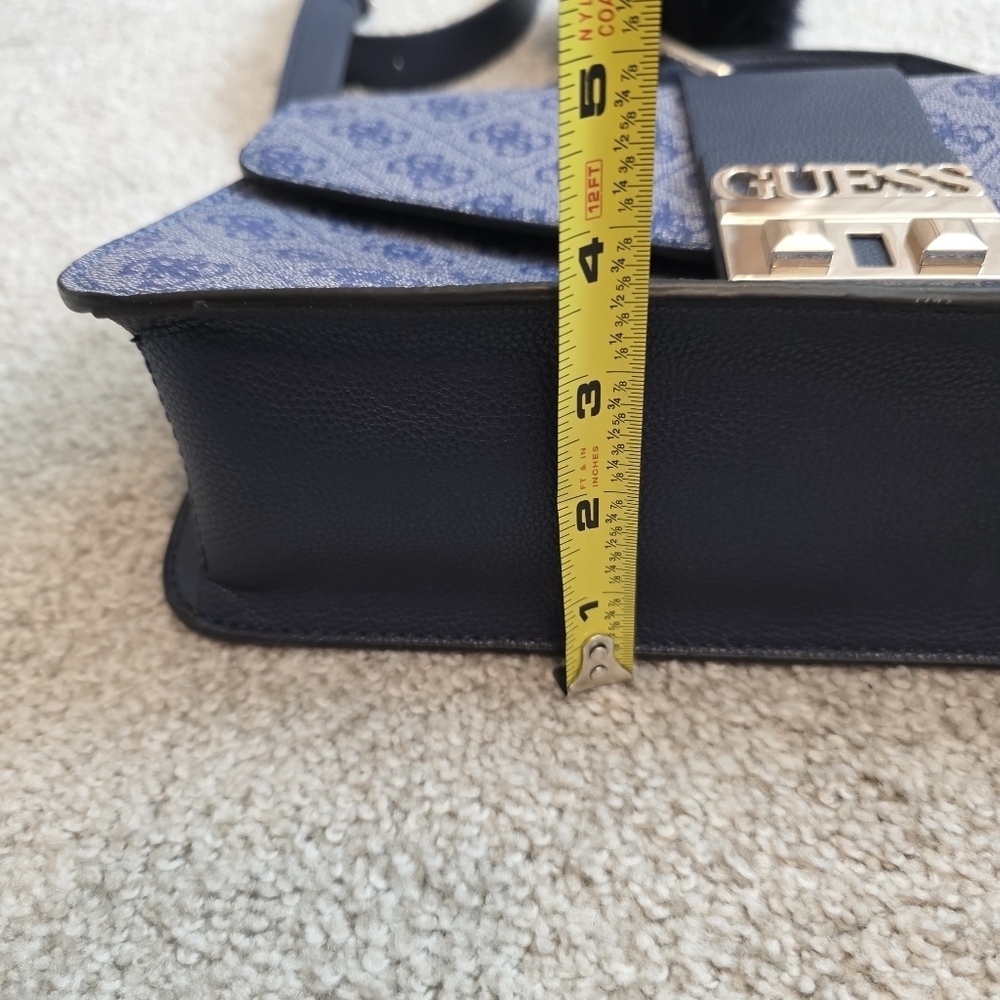 Guess Handbag - Picture 13 of 15